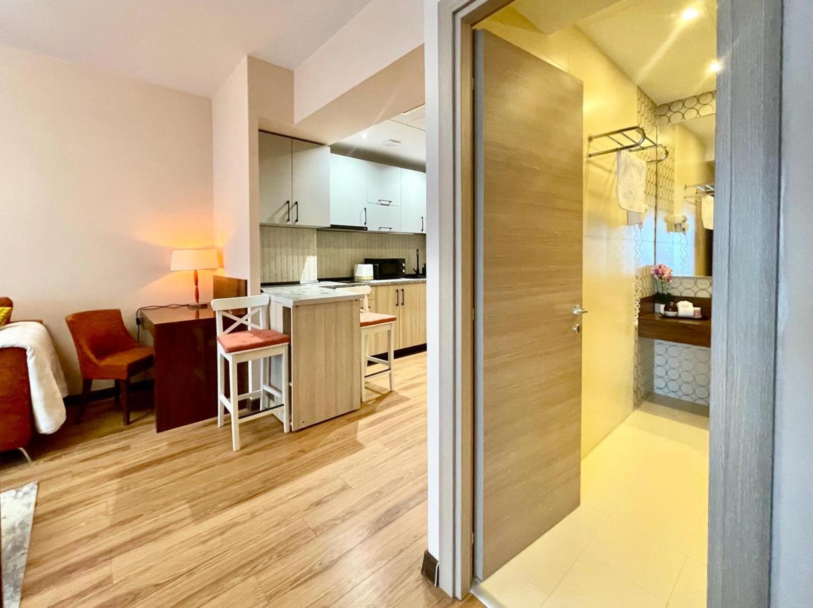 Presidential Luxury Apartments With Amazing View - Yamaluxe Бухарест Экстерьер фото