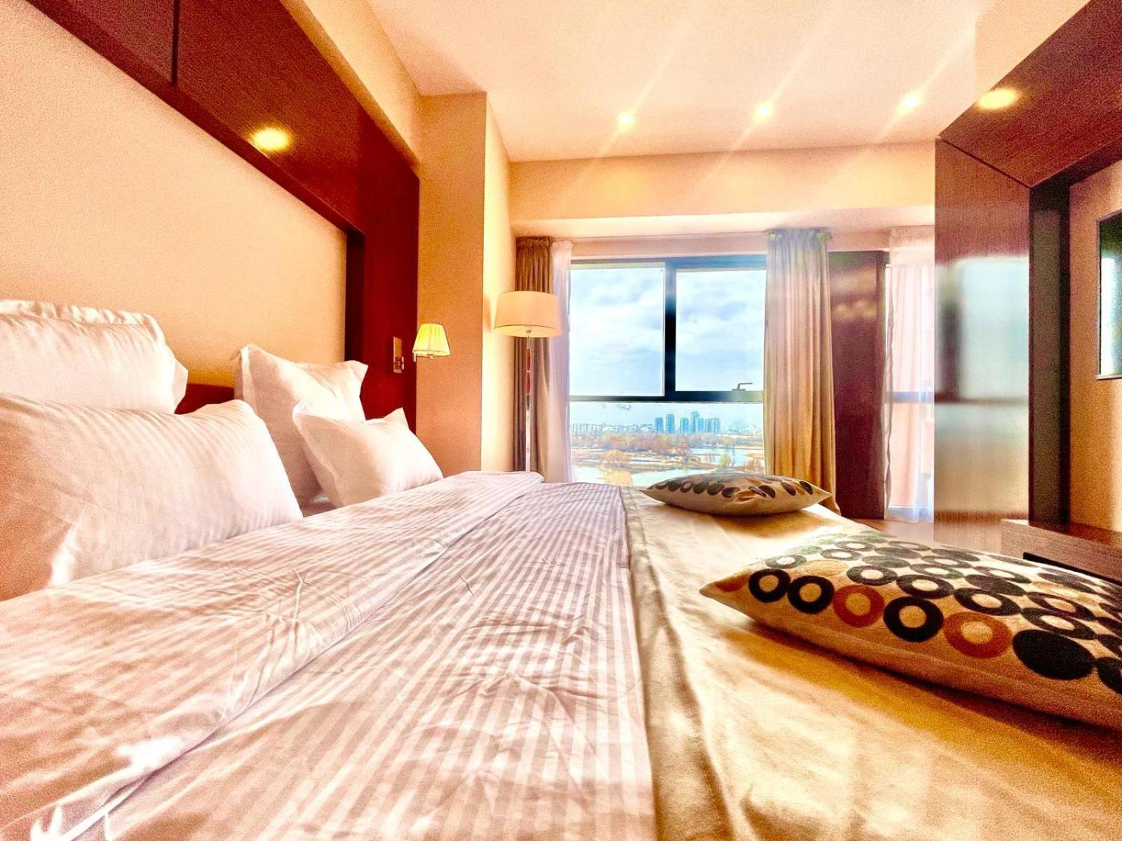 Presidential Luxury Apartments With Amazing View - Yamaluxe Бухарест Экстерьер фото