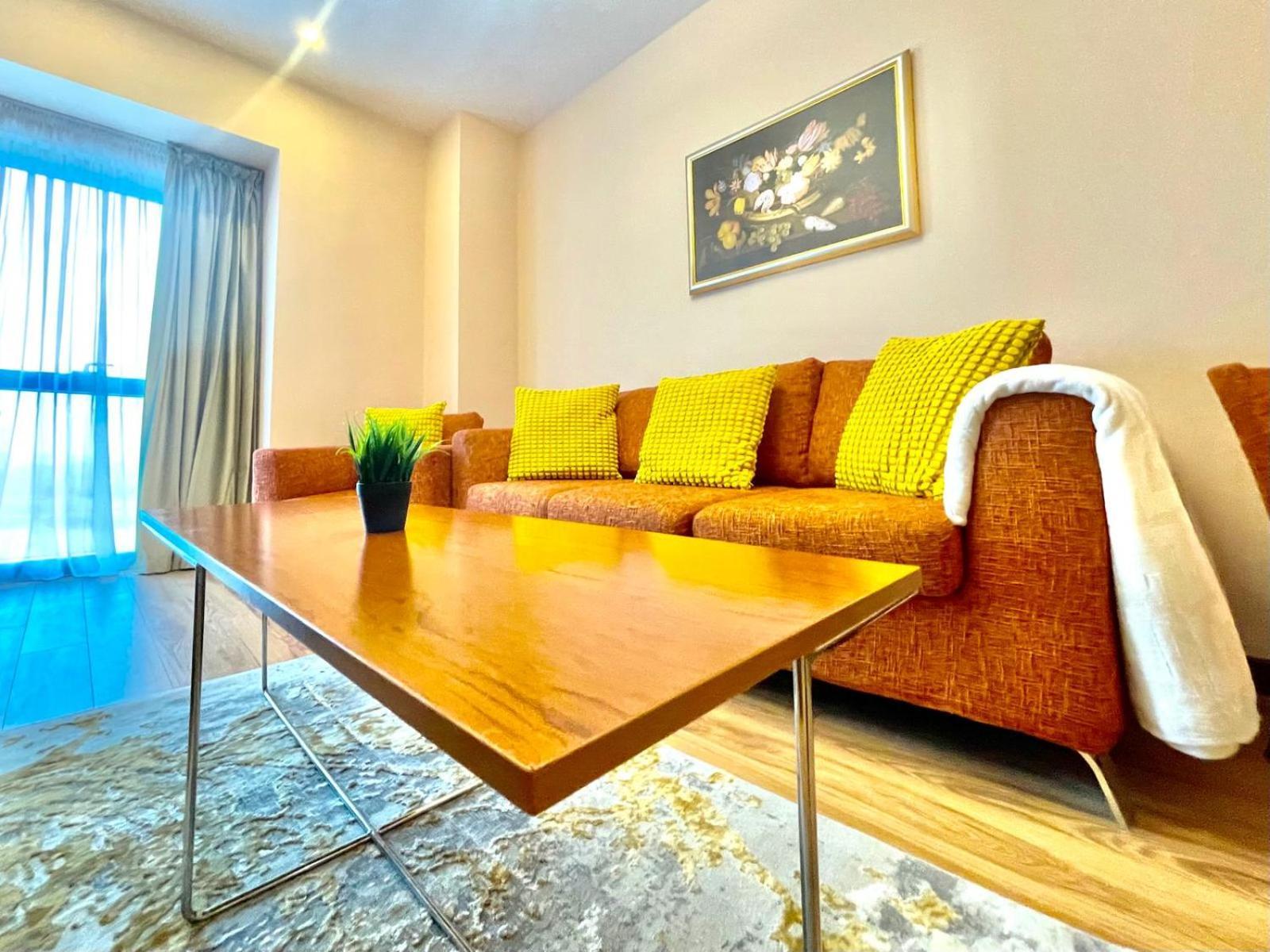 Presidential Luxury Apartments With Amazing View - Yamaluxe Бухарест Экстерьер фото